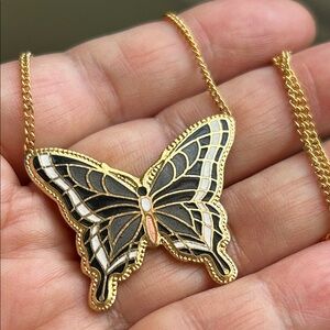 🖤Vintage Enamel Butterfly 🦋 necklace